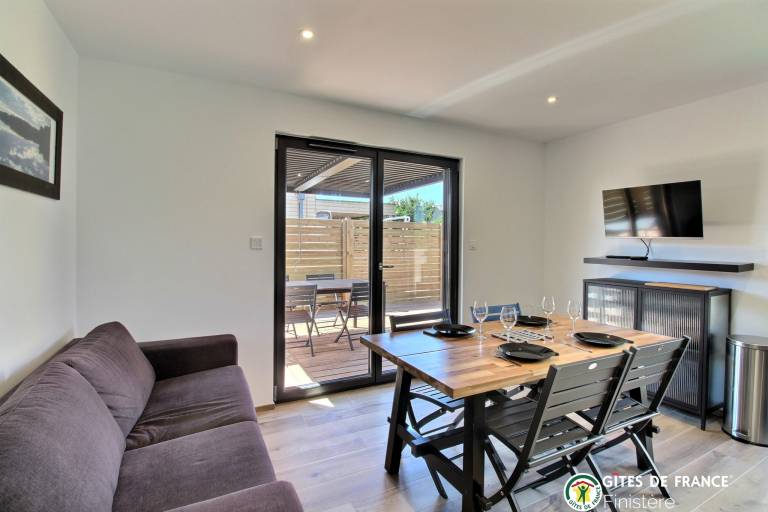 Gite with barbeque, terrace & yard — photo 5