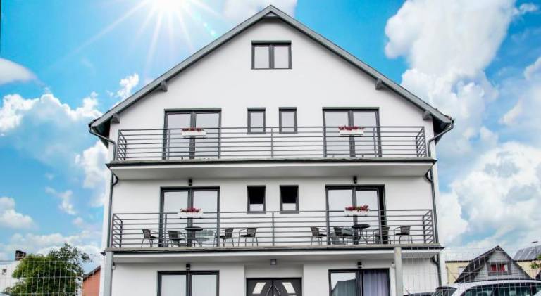 Nice rental apartment with barbeque, private pool & yard | Next to the beach | Pets allowed in Wladyslawowo
