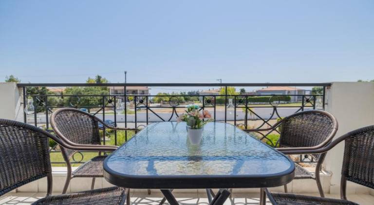 Apartment with 2 rooms for 5 persons — photo 4