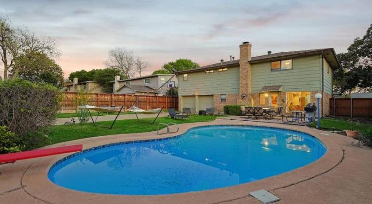 House | Dogs allowed in Dallas, TX