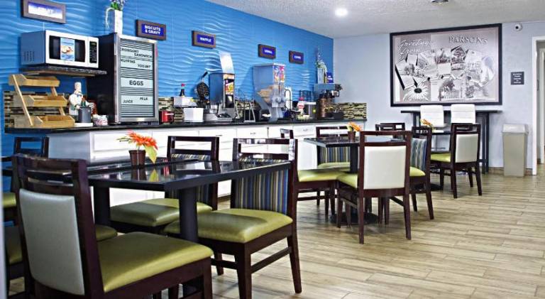 Express Inn Parsons — photo 4