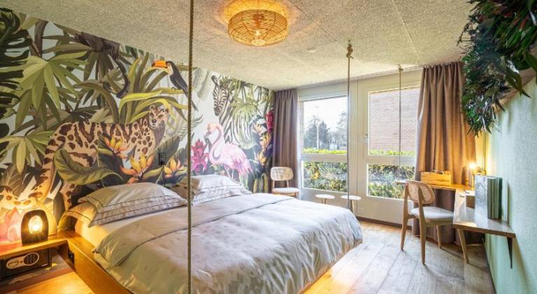 Serviced apartment with terrace | Pets are welcome in Hilterfingen