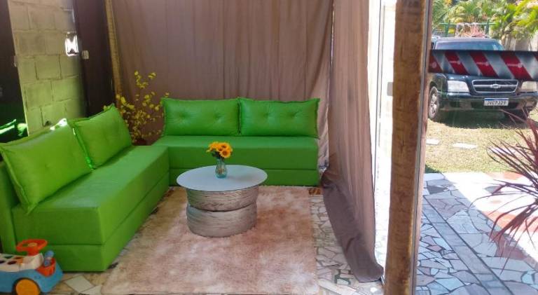 House with pool — photo 4