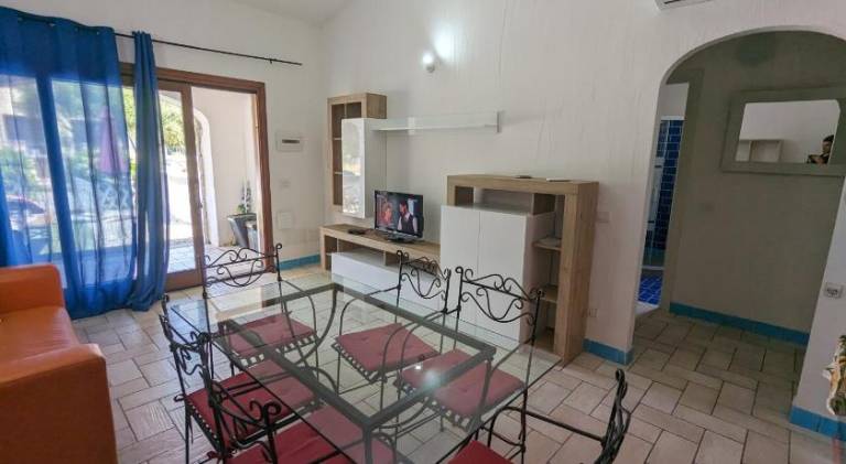 Wonderful serviced apartment with patio & yard | Beach nearby | Pets allowed — photo 2
