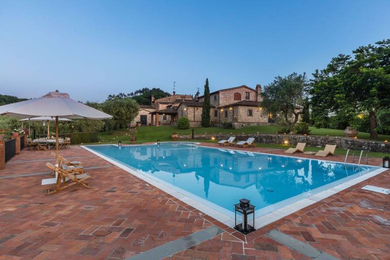 Family-oriented beautiful villa with barbeque, garden & private pool | Pets are welcome — photo 2