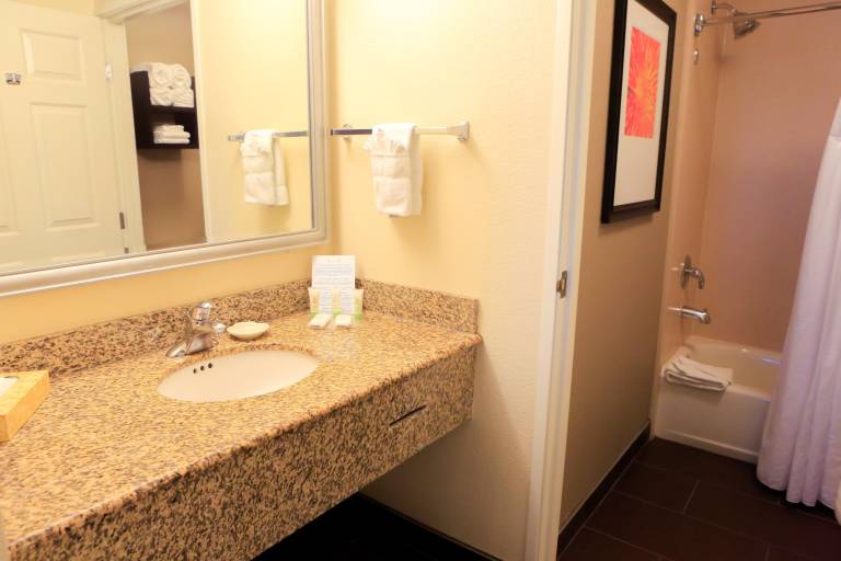 Children-friendly condo with grill & pool | Pet-friendly — photo 5