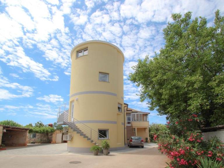Holiday apartment with barbecue & terrace — photo 2