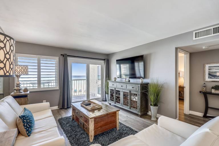 Child-friendly wonderful condo with pool & patio | Beach nearby | Pet-friendly — photo 4