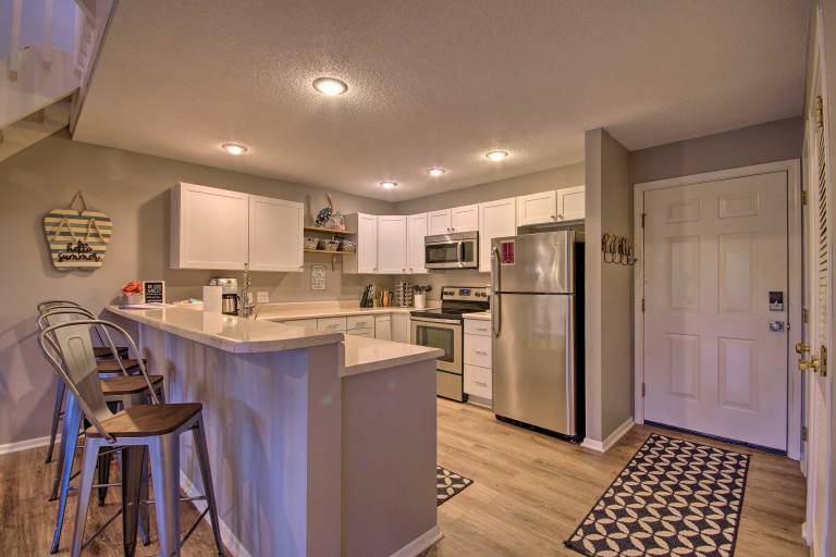 2 Mi to Margaritaville! Lake-View Retreat w/ Pool — photo 4