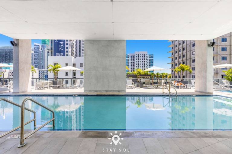 Stylish Studio in Brickell Hotspot Stay with Amenities