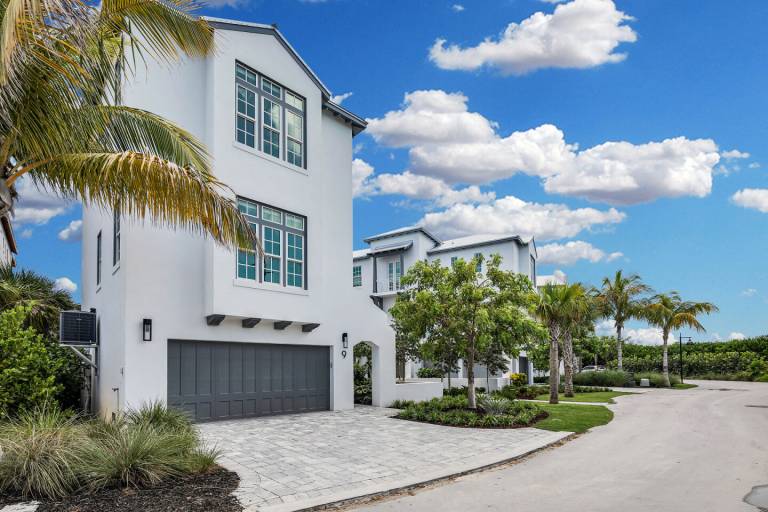 Luxury 3-Story Home in Marathon with onsite Beach & Pickleball in Marathon, FL