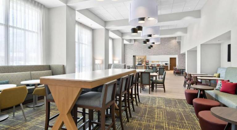 Hampton Inn & Suites by Hilton Chicago Medical District UIC — photo 4