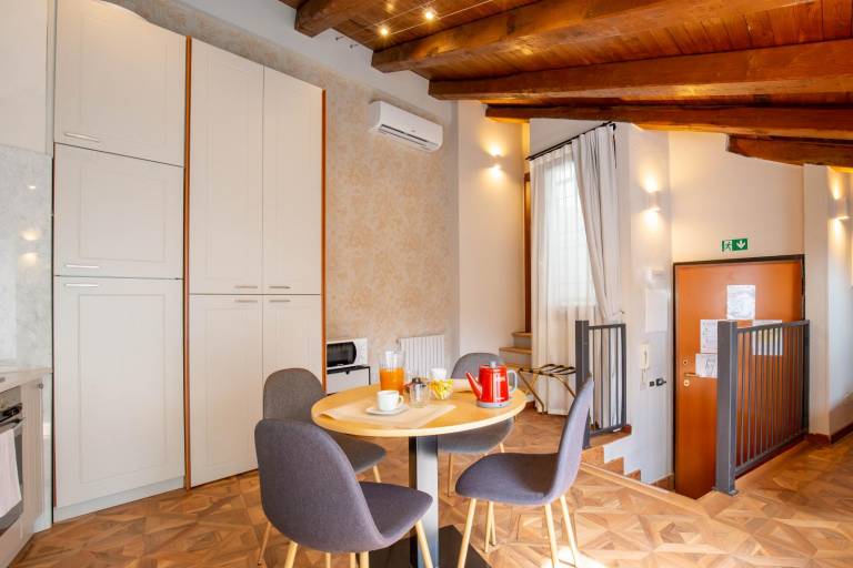 Hostel with terrace | Next to Two Towers — photo 3