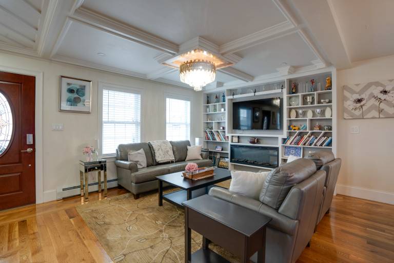 4 Mi to Revere Beach Walkable Family Retreat