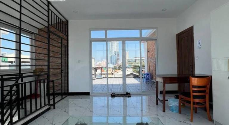Apartment with patio | Pets are welcome — photo 4