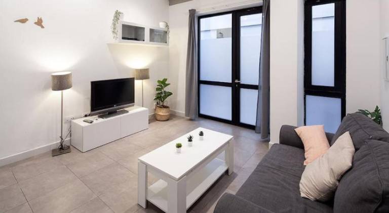 Loft next to calle Betis, best area of Seville-Sevillarooms — photo 2