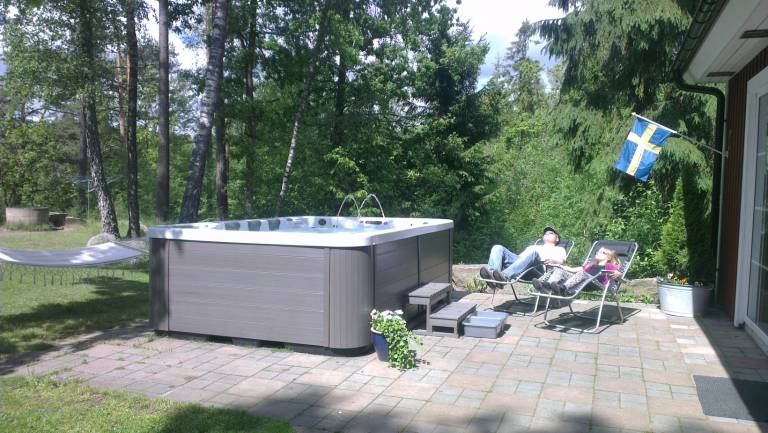 2 Ferienhäuser mit Sauna und Whirlpool direkt am See — photo 2