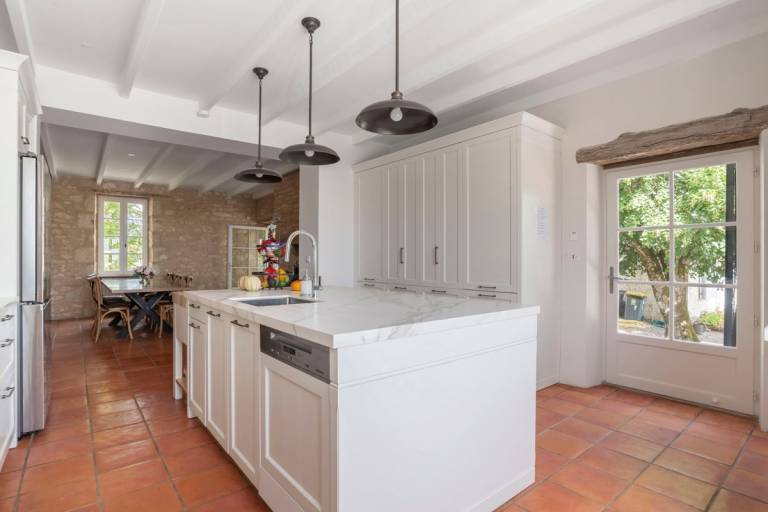 Child-friendly villa with garden, patio & private pool | Pets allowed — photo 4