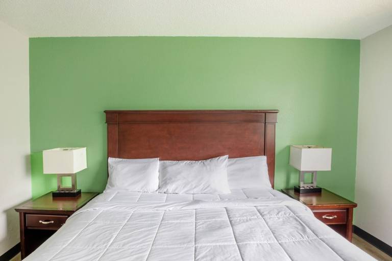 Full Bed Non Smoking