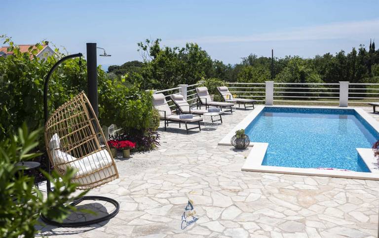 Villa with barbeque, private pool & garden — photo 5