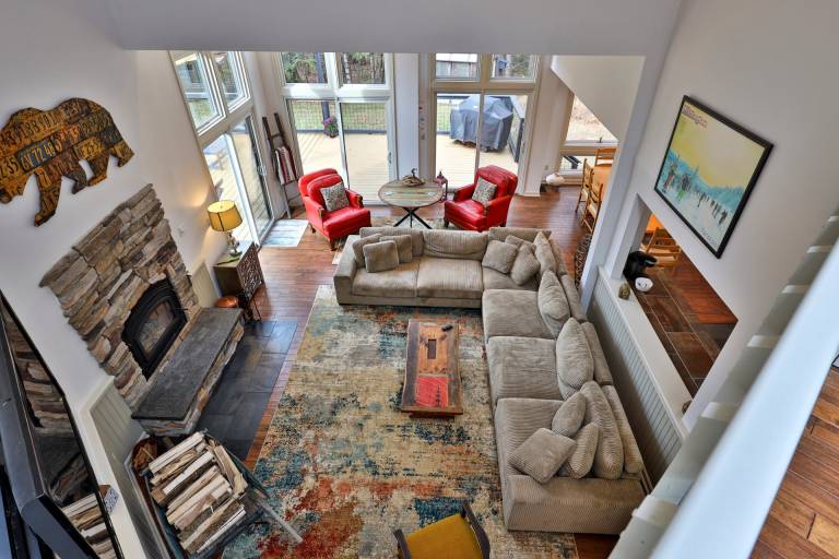 House with hot tub & grill | Mountain view in Rutland, VT