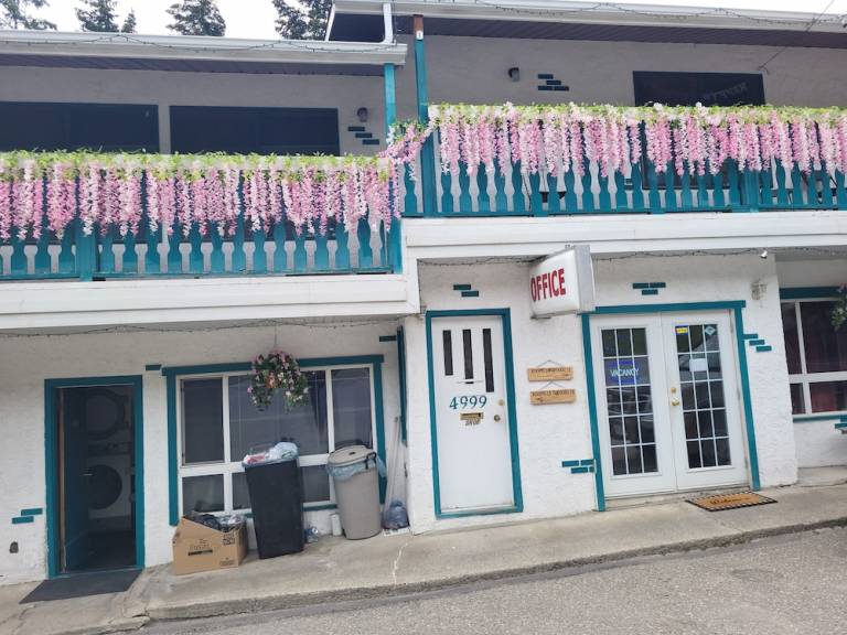 Hostel  Radium Hot Springs