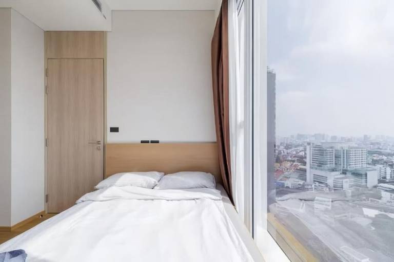 Holiday apartment with pool | City view
