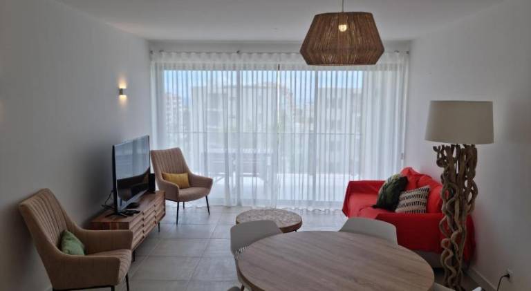 Apartment with private pool & yard — photo 2