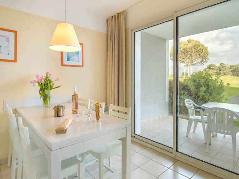 Holiday apartment with terrace, garden & heated pool | Sea view — photo 5