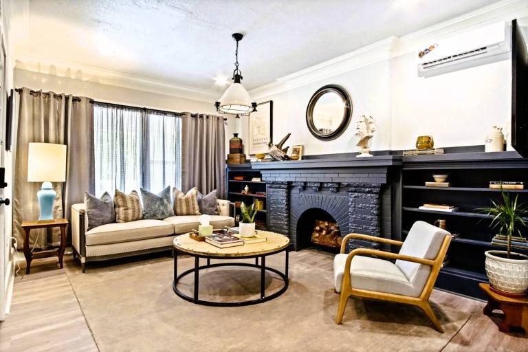 Vintage studio 6min Plaza Dist Full Kitchen