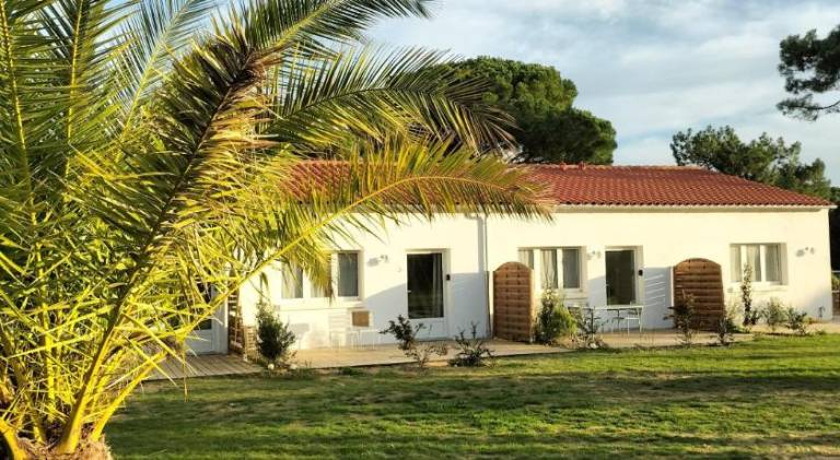 Apartment with terrace & yard in Saint-Pierre-d'Oleron
