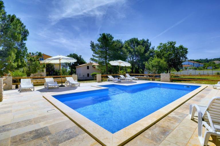 Just 500 meters to beach with large pool — photo 2