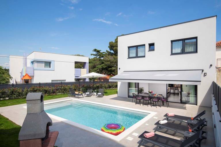 Fully equipped pleasant villa with yard, private pool & barbeque | Dogs allowed — photo 2