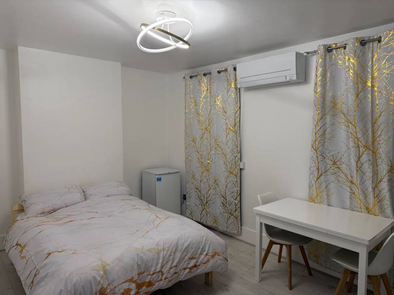 Cozy Studio in Croydon City Center