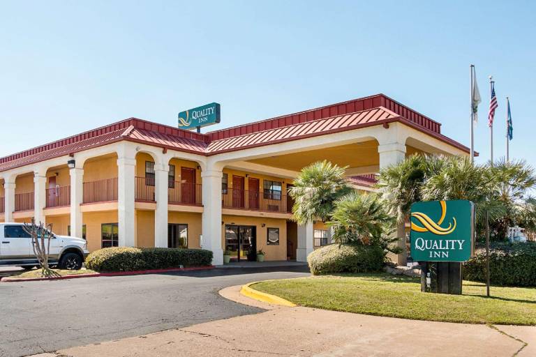 Quality Inn near Casinos and Convention Center in Bossier City, LA