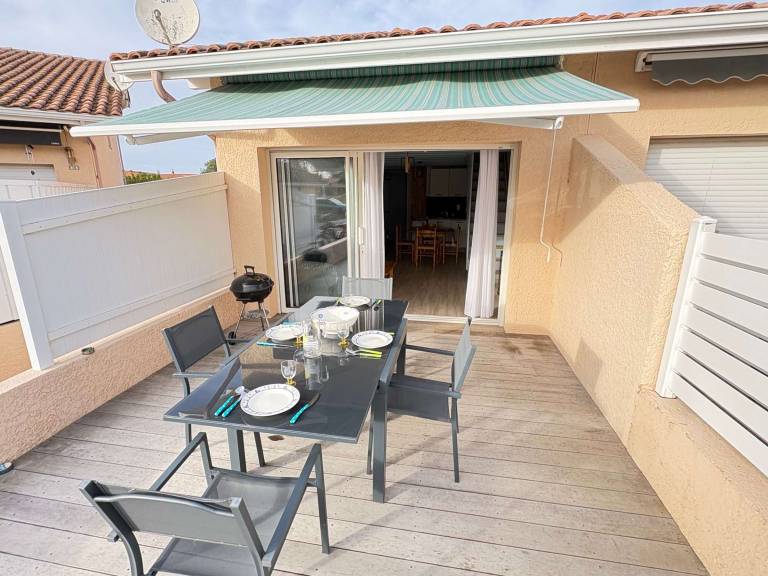 Renovated 2023 house close to the ocean with terrace and WIFI in Biscarrosse