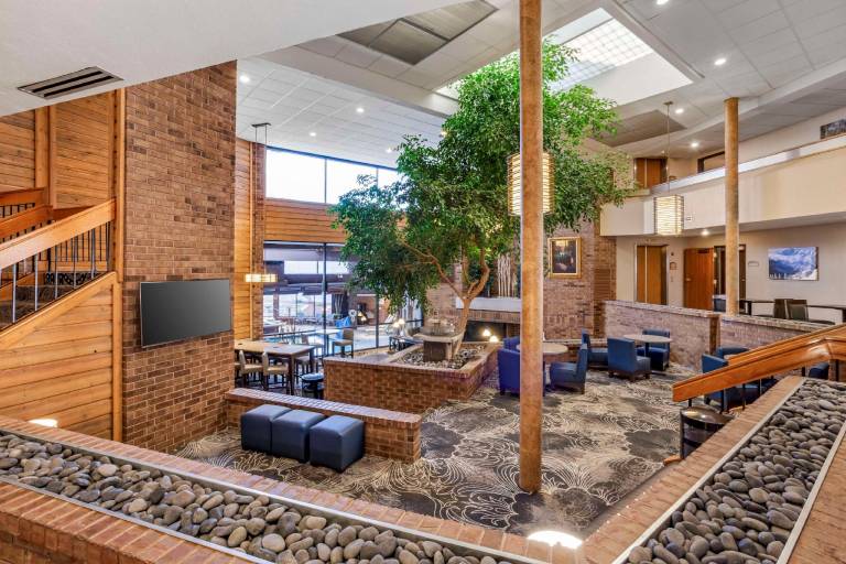 Best Western Plus Landmark Inn — photo 4