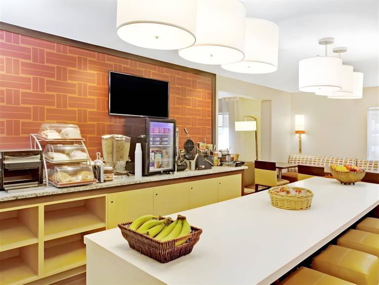 MainStay Suites Chicago Schaumburg — photo 3