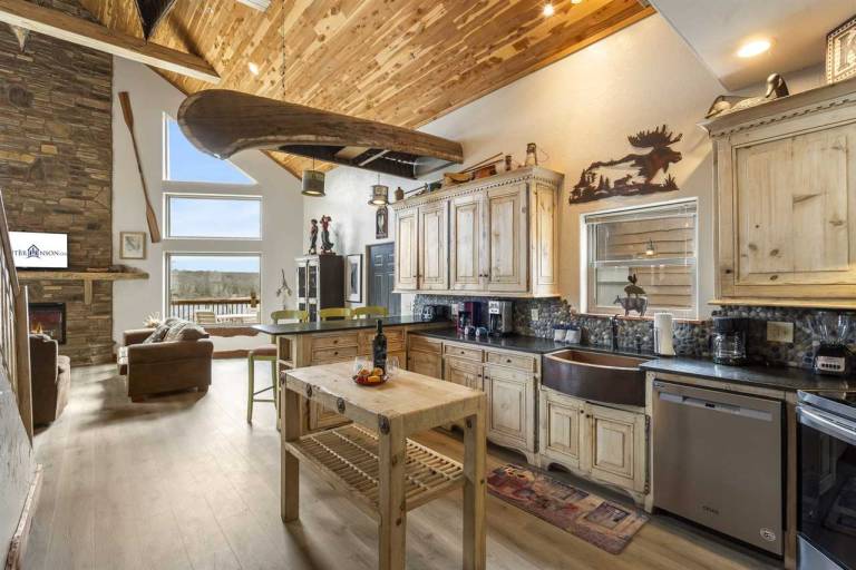 Fully equipped charming vacation home with pool & barbeque | Pets are welcome — photo 5