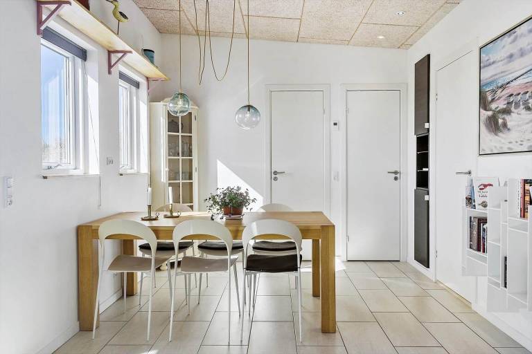 Fully equipped vacation home with patio & barbeque | Beach nearby | Dogs allowed — photo 3