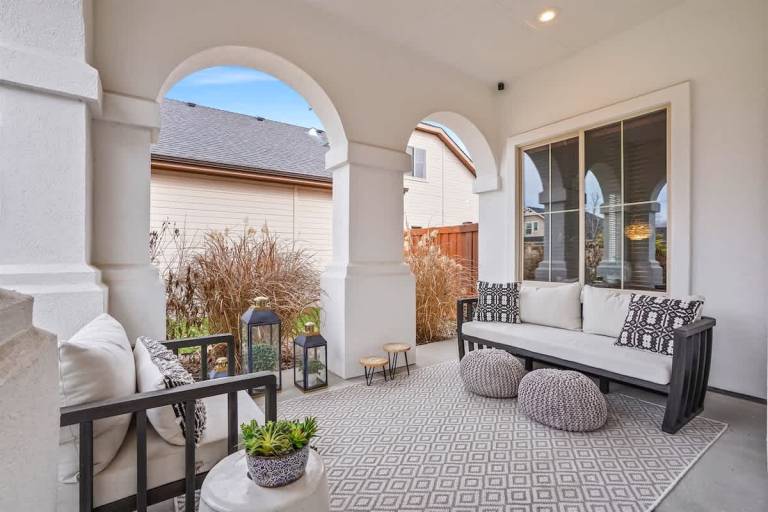 Vacation home with yard & BBQ — photo 3