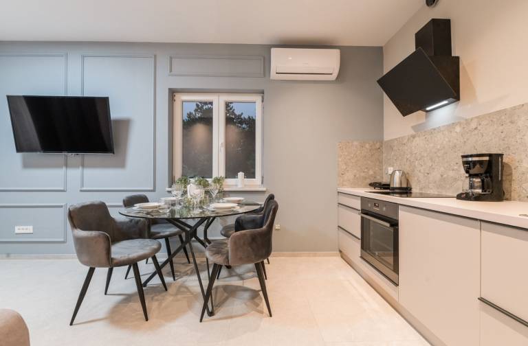 Rental apartment with terrace, pool & grill — photo 5