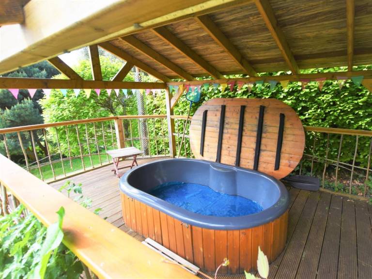 Pleasant vacation home with terrace, jacuzzi & barbecue | Dogs allowed — photo 3