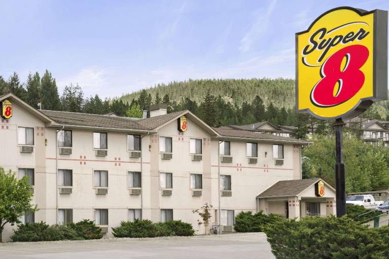 Super 8 By Wyndham Williams Lake Bc — photo 2