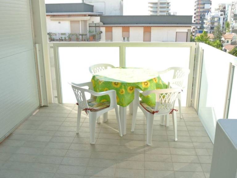 Apartment with terrace — photo 3