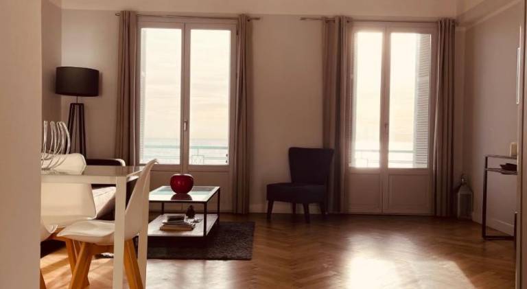 Fully equipped lovely apartment with terrace | Near Promenade des Anglais | Beach nearby | Pets allowed in Thiers