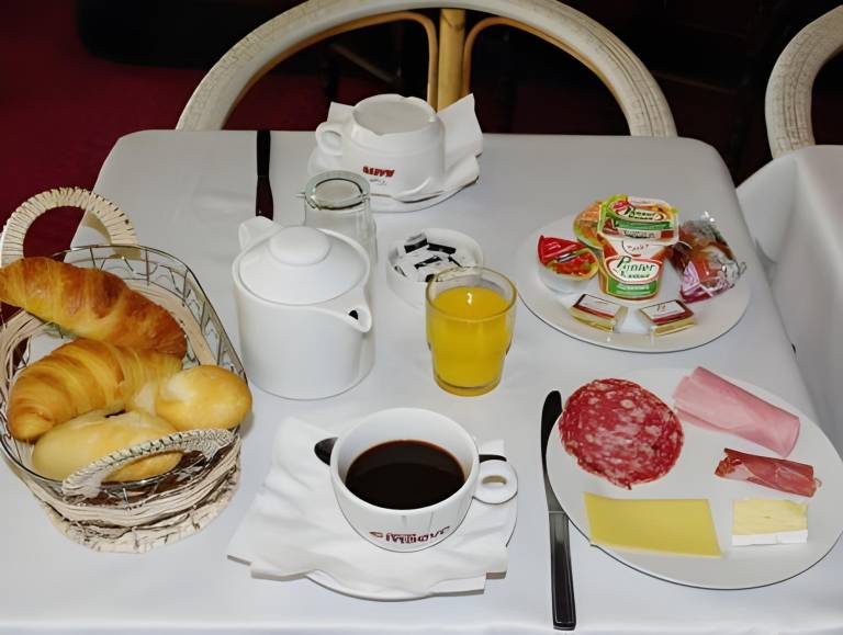 Hotel de la Gare de Troyes — photo 5