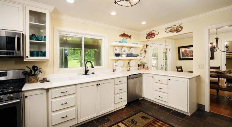 Vacation home with hot tub — photo 3