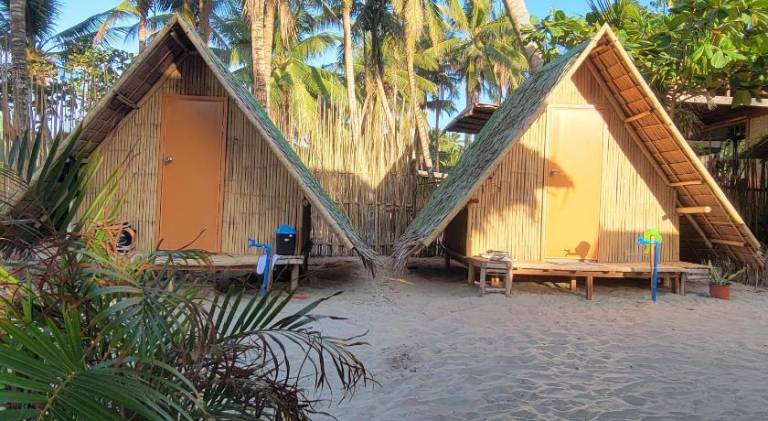 ISLAND CRIB — photo 3
