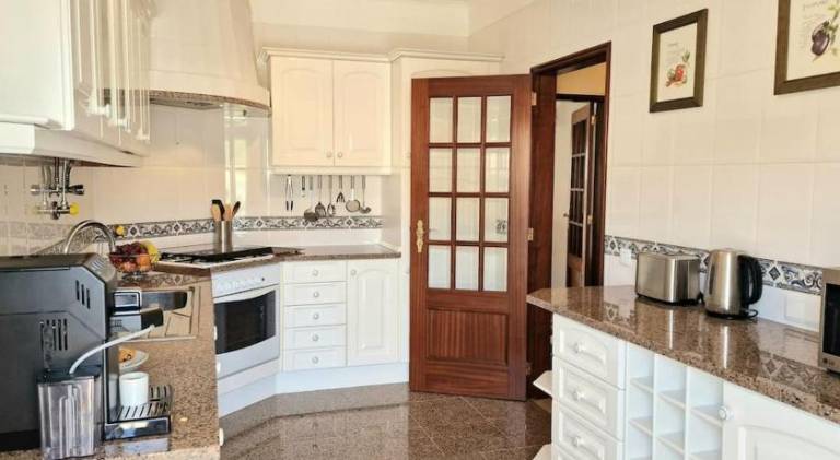 Jasmine apartment next to Meia Praia Beach — photo 4
